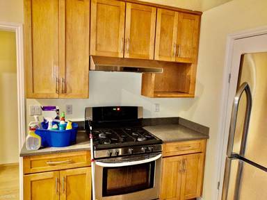 Main picture of 608 Hiller St