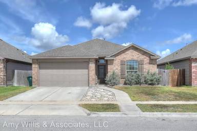 Main picture of 2105 Ibis St