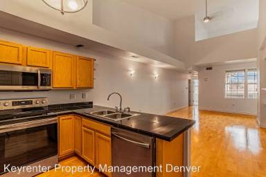 Main picture of 2940 W Centennial Dr