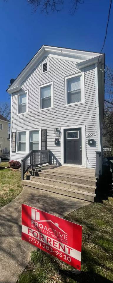 Main picture of 3225 Lyons Ave