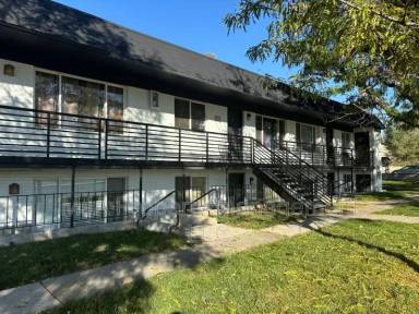 Main picture of 895 E Arrowhead Ln