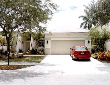 Main picture of 849 Crestview Cir