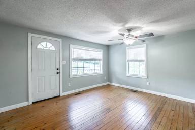 Main picture of 3508 Myrtle Pl