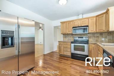 Main picture of 2776 E Wilshire Dr