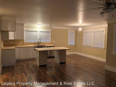 Main picture of 220 Helman Ln