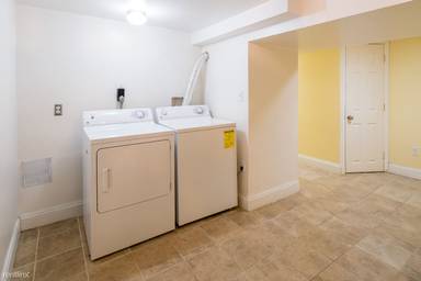 Main picture of 1250 Maryland Ave NE