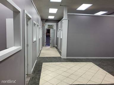 Main picture of 3124 Main St