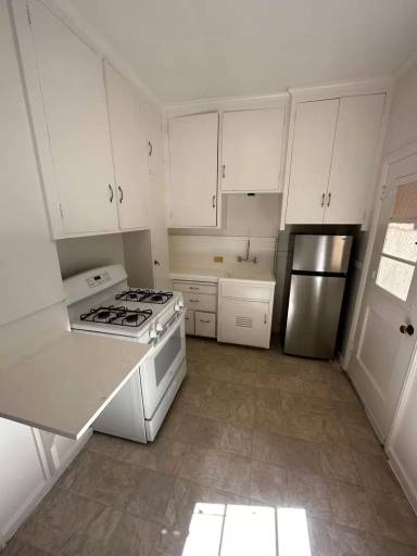 Main picture of 220 N San Mateo Dr