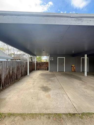 Main picture of 611 W 13th St