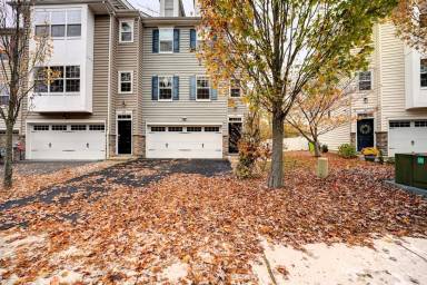 Main picture of 335 Latrobe Dr