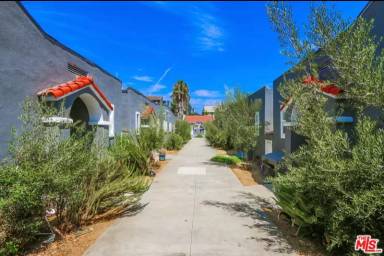 Main picture of 4225 1/4 Lockwood Ave