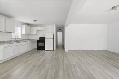 Main picture of 2828 N Gale St