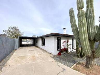Main picture of 45386 W Hathaway Ave