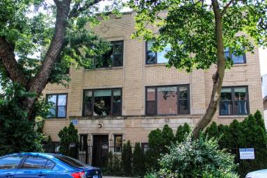 Main picture of 4208 N Sacramento Ave