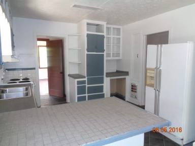 Main picture of 810 N Park St
