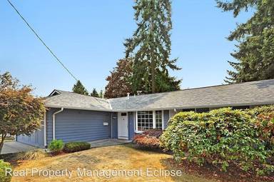 Main picture of 3917 NE 11th Pl