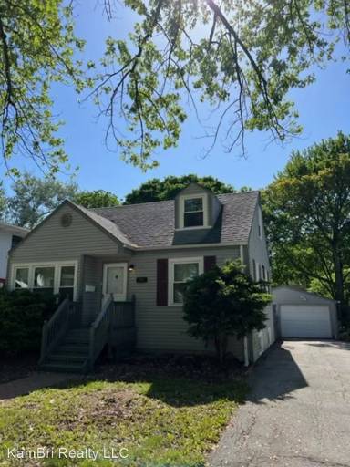 Main picture of 18444 Palmer Ave