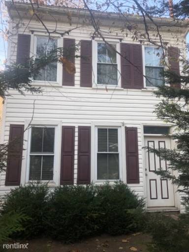 Main picture of 428 N Hanover St