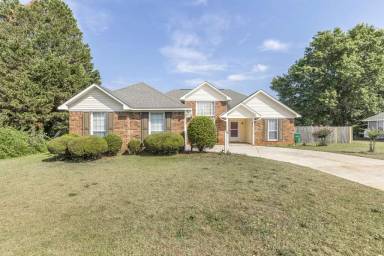 Main picture of 105 Woodway Ln