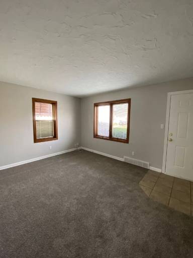 Main picture of 25700 Farringdon Ave