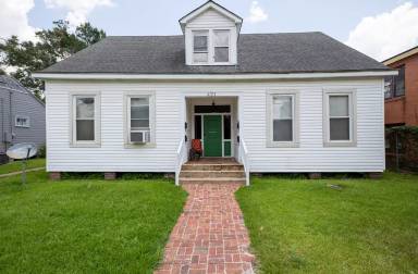 Main picture of 421 Hodges St