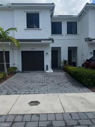 Main picture of 10807 SW 235th Ln