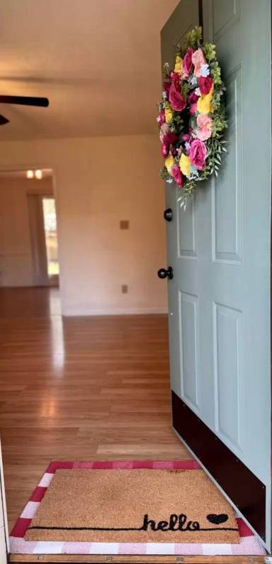 Main picture of 5755 Gayray St