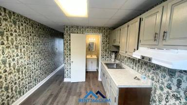 Main picture of 929 Centre St