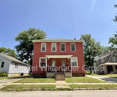 Main picture of 122 N Michigan Ave