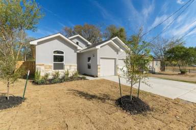 Main picture of 651 Corliss