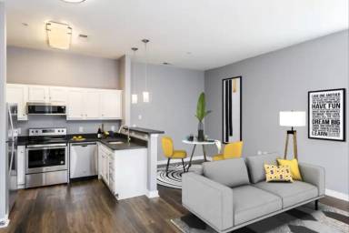 Main picture of 301 W Franklin St