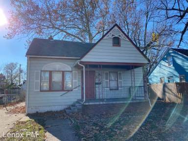 Main picture of 570 E Kennett Rd
