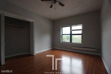Main picture of 4555 N Malden St
