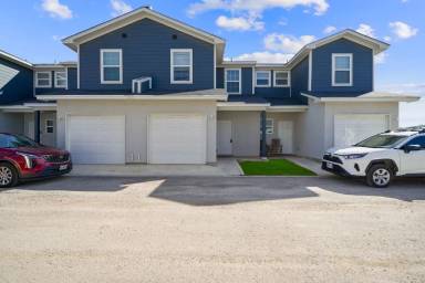 Main picture of 6914 Crestway Rd