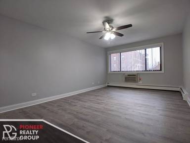 Main picture of 6029 N Winthrop Ave