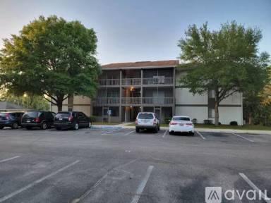 Main picture of Oaks Condominiums