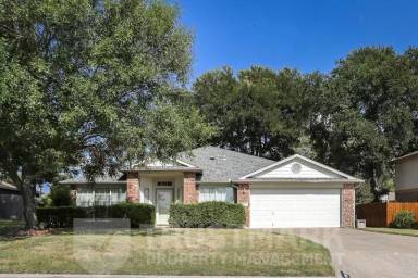 Main picture of 2115 Wickiup Trl
