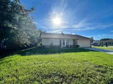 Main picture of 13326 Currituck Dr N