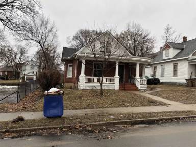 Main picture of 824 Santa Fe St