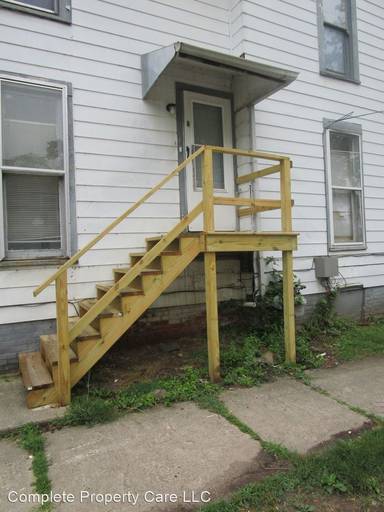 Main picture of 655 N Elm St