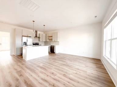 Main picture of 1319 Meridian St