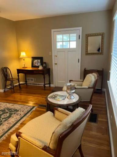 Main picture of 2422 Jackson Ave