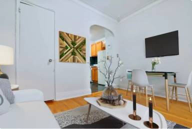 Main picture of 156 East 85th St