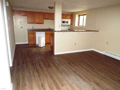 Main picture of 133 N Poplar St