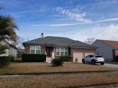 Main picture of 121 Stockbridge Dr