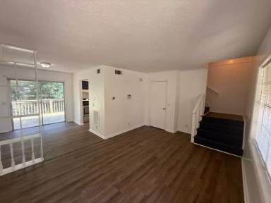 Main picture of 1071 Laurel Ln NW