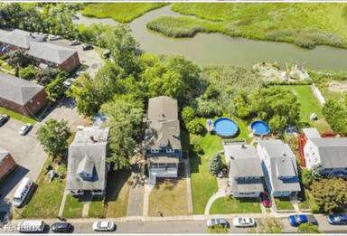 Main picture of 215 Creek Rd