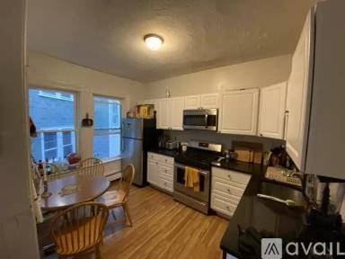 Main picture of 80 Hillside St