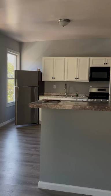 Main picture of 12 Lawrence St
