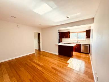 Main picture of 5567 Inglewood Blvd